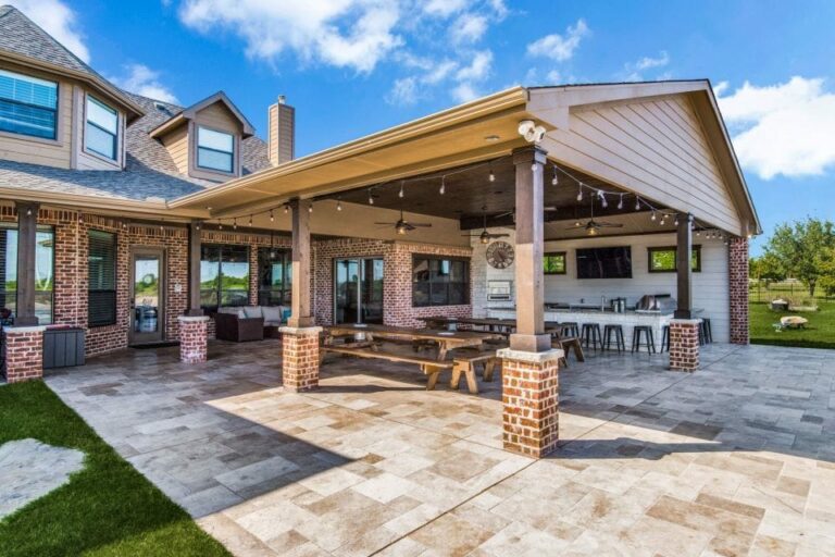 Why Pergolas Fort Worth, TX Homes Stand Out in Outdoor Design